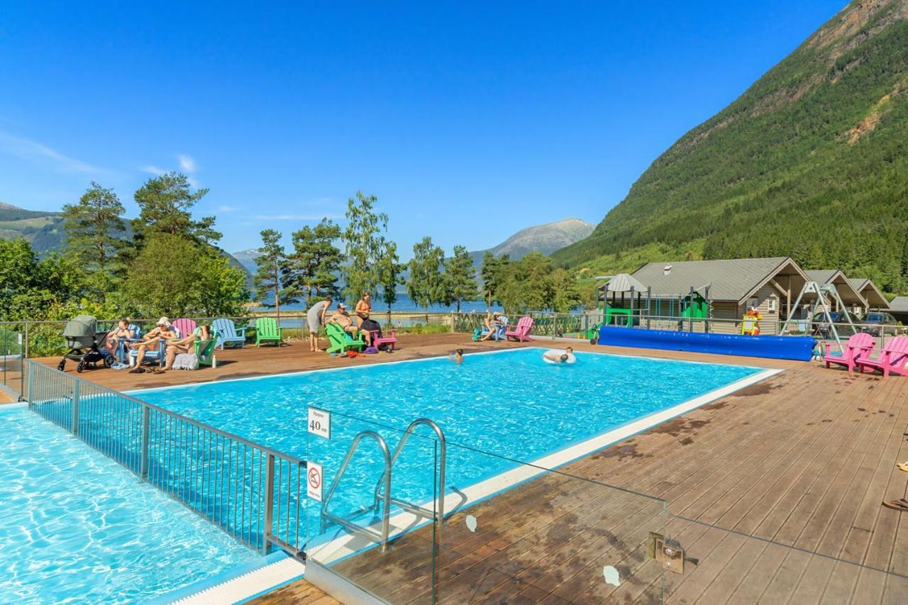 Hotel Mikkelparken Ferietun Kinsarvik Exteriér fotografie