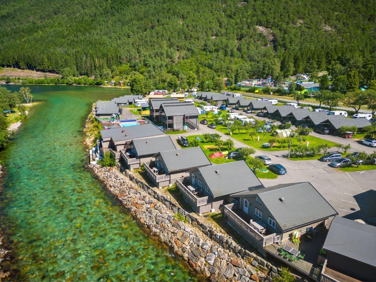 Hotel Mikkelparken Ferietun Kinsarvik Exteriér fotografie